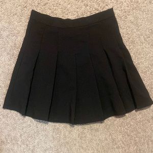 Black pleated skirt in size medium